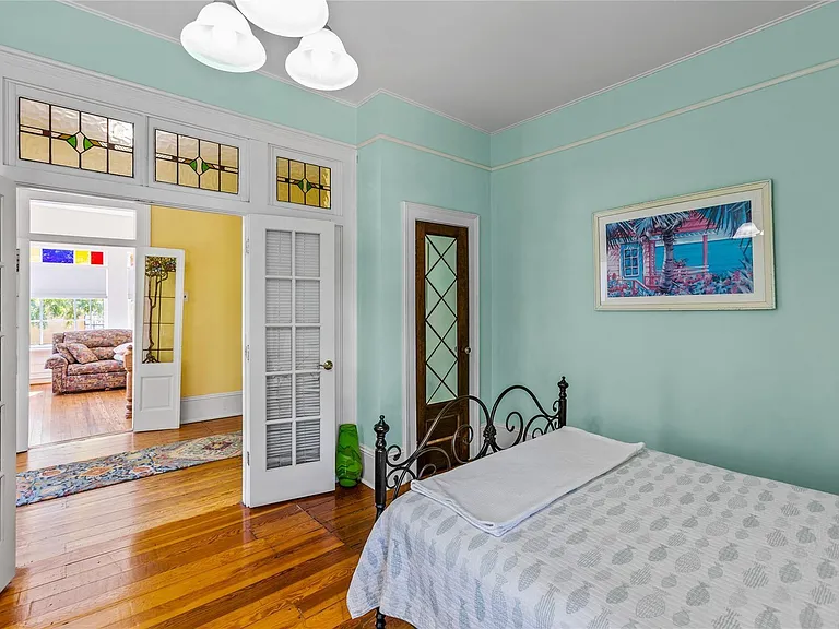 2927 Bernardo De Galvez Ave — Photo 14