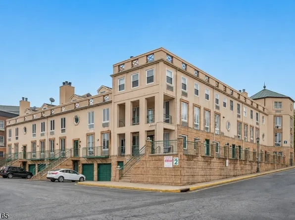 50 Pine St APT 211, Montclair, NJ 07042