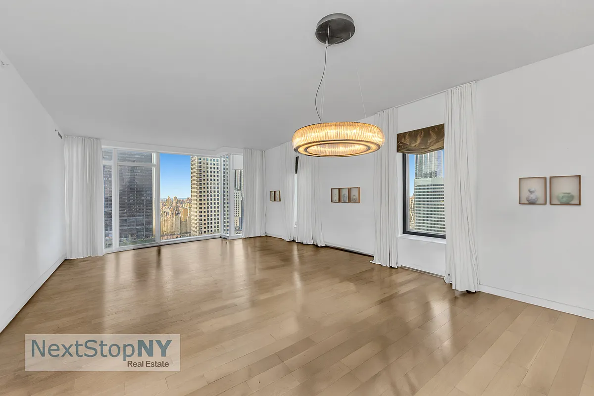 20 West 53rd Street — Photo 2