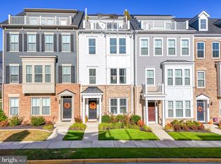 17372 Redshank Rd, Dumfries, VA 22026