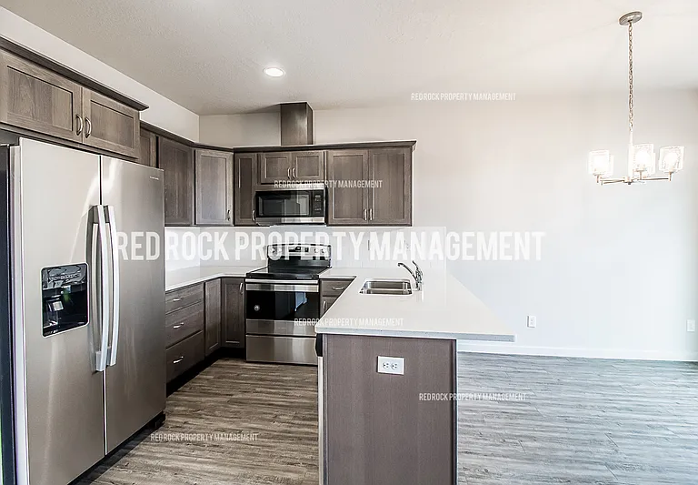 213 S Woodlawn Ln — Photo 10