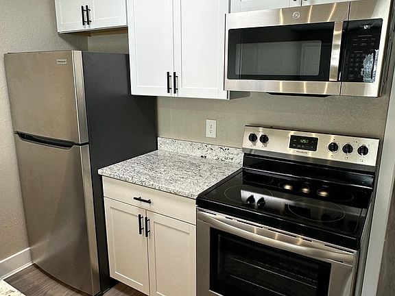 5th image of 1462 Hamlet Ave APT 6