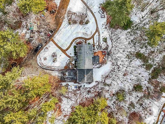 4th image of 35A Hood Road