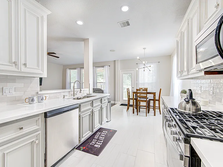 9422 Comstock Meadows Dr — Photo 34