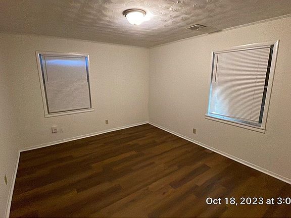 3rd image of 75 E Peebles Rd