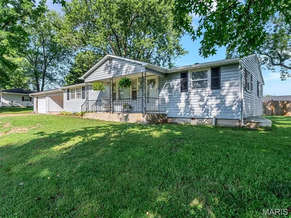 435 Old Springfield Rd, Bourbon, MO 65441