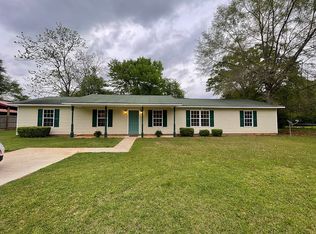 83 Cedar St, Cuthbert, GA 39840