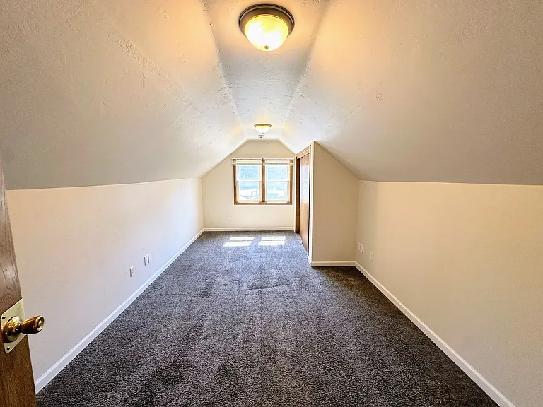 1628 Deckner Ave — Photo 9
