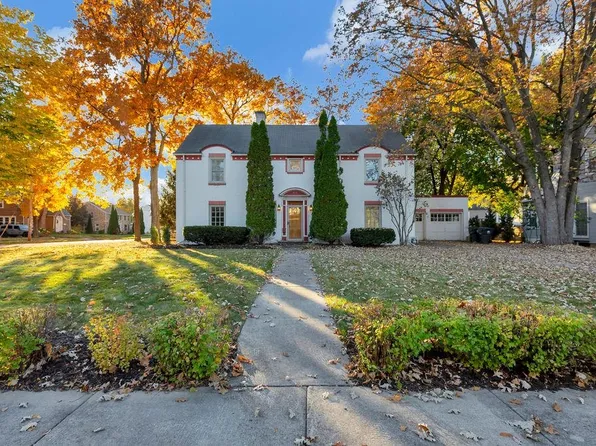 400 11th St, Neenah, WI 54956