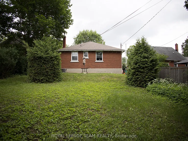 1339 Kilborn Ave — Photo 3