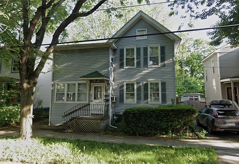 1st image of 411 W Court St