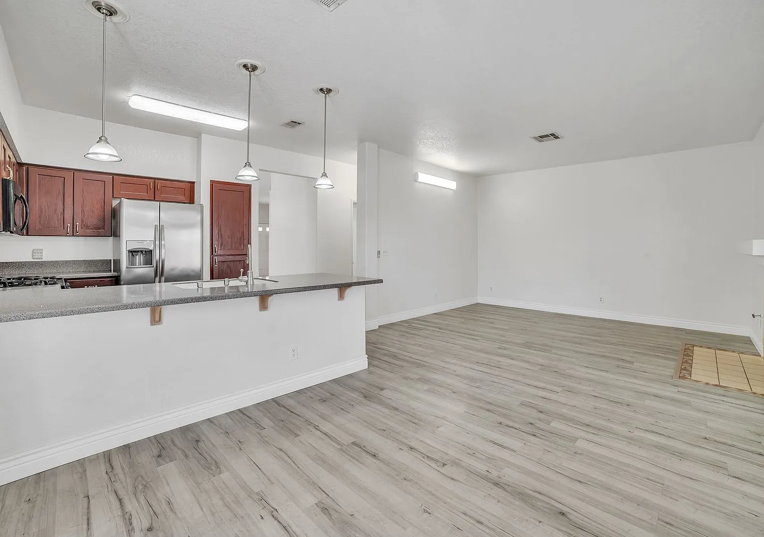 Gorgeous Two Story Home In Desert Shores — Photo 4