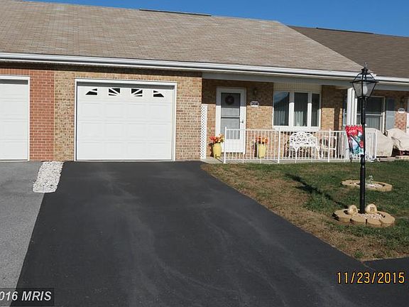2nd image of 204 Winding Oak Dr