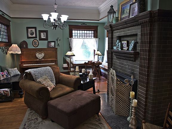 3rd image of 310 Whitman St