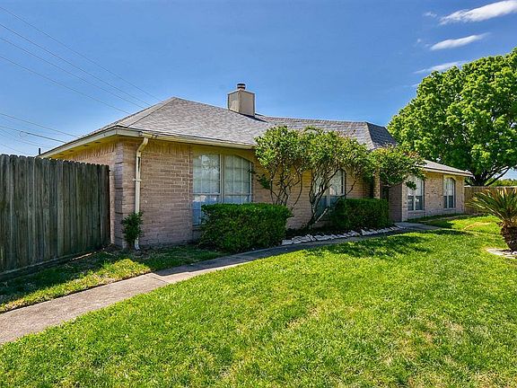 2nd image of 19551 Lazy Valley Dr
