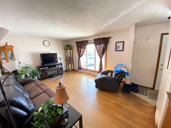 3rd image of W185N8992 Saint James Dr