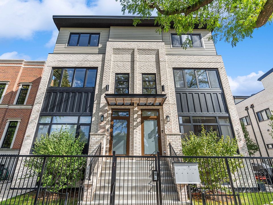 1st image of 2303 N Rockwell St #1