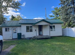 1029 W Hoadley St, Kingsford, MI 49802