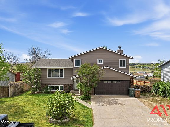 3rd image of 3503 Crestline Cir