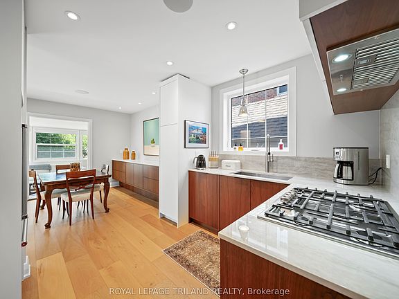 5th image of 997 Maitland St