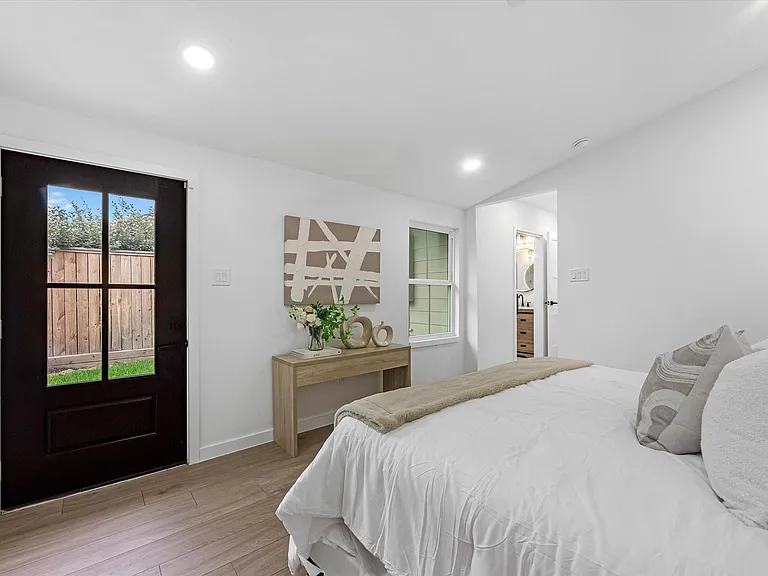 1826 Woodcrest Dr — Photo 12