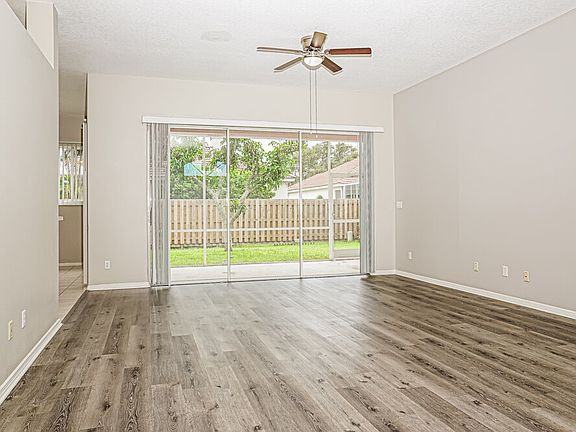 3rd image of 3712 72nd Avenue Cir E
