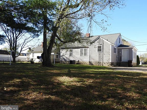 4th image of 104 Dorchester Ave