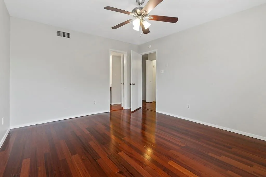 2 bed, 929 sqft, $1,695 — Photo 2
