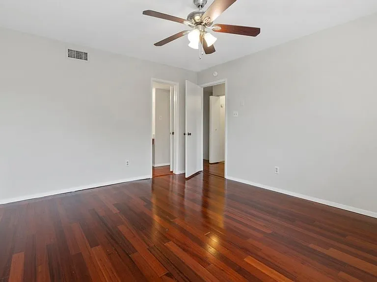5740 Martel Ave #A12 — Photo 2