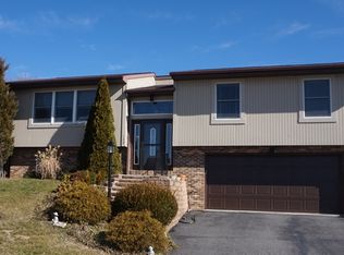 132 Julian Dr, State College, PA 16801