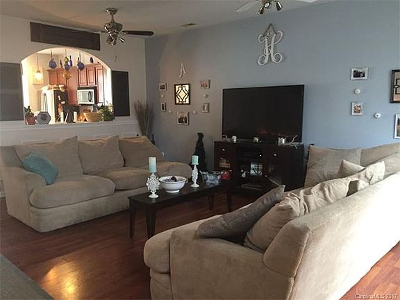 2nd image of 9534 Inglenook Ln #238