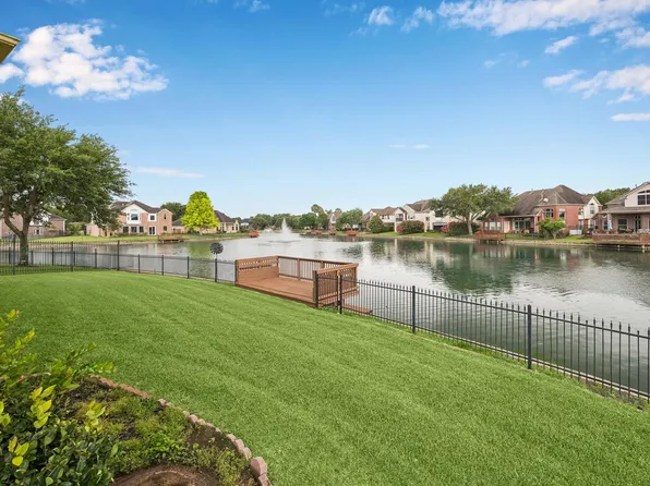 5126 Beacon Point, Sugar Land, TX 77479