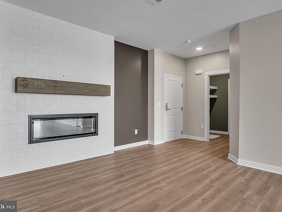3rd image of 117 Blackford Blvd #102