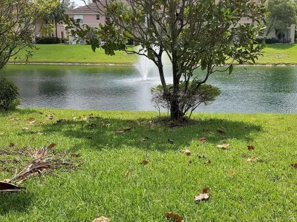 2504 Seminole Palms Dr, Greenacres, FL 33463