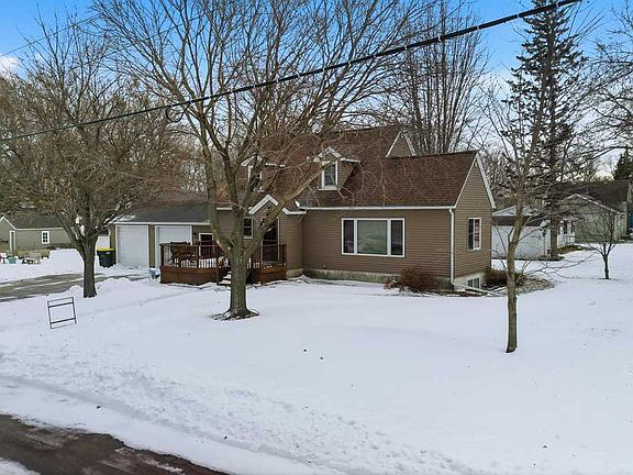 3rd image of 702 9th Ave S