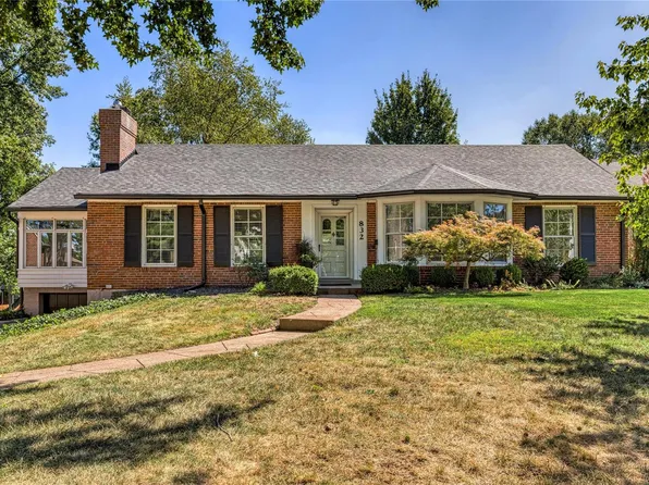 832 Old Bonhomme Rd, Saint Louis, MO 63132