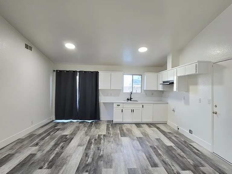 979 Music Ave — Photo 3