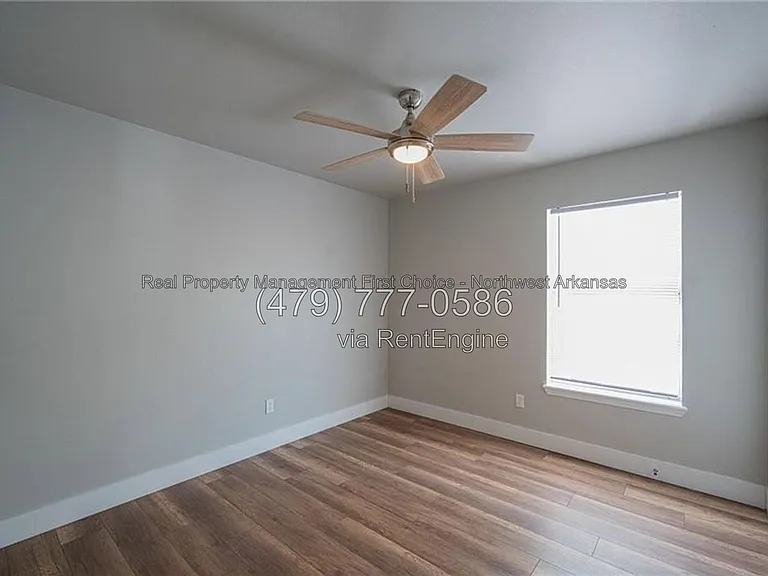 2407 W Ash St — Photo 6