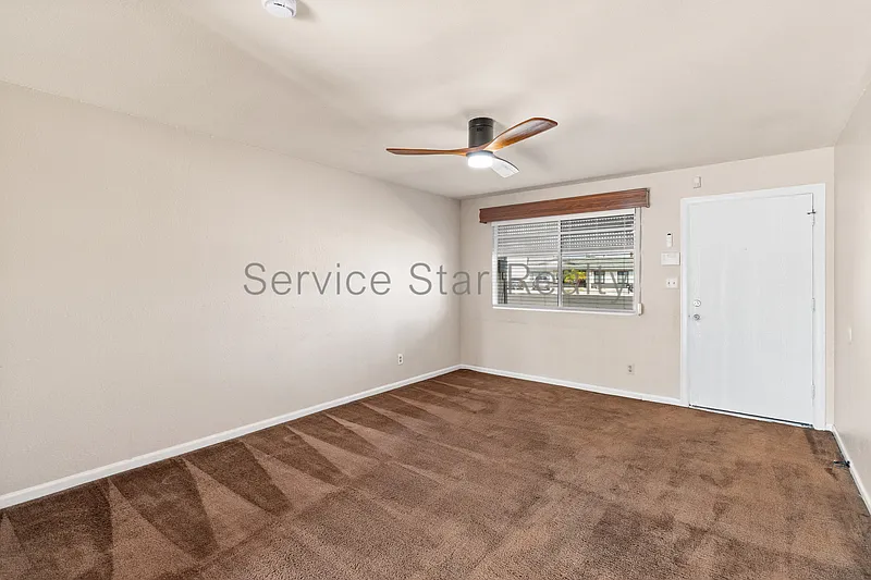 4 bed, 2.0 bath, 1172 sqft, $2,000 — Photo 4