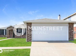201 Phlox Ln, Burleson, TX 76028