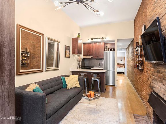 2nd image of 221 W 21st St APT 1A