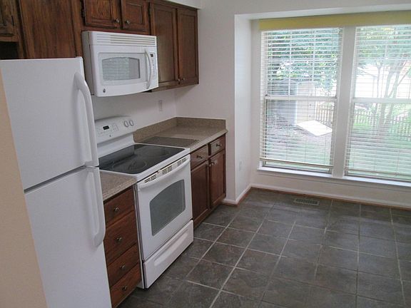 4th image of 3513 Cornice Pl