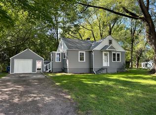 18465 174th Ave, Spring Lake, MI 49456