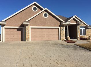 13700 Jana Lei Ave, Bonner Springs, KS 66012