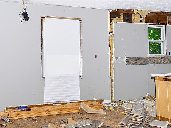 5th image of 17222 Reynolds Rd