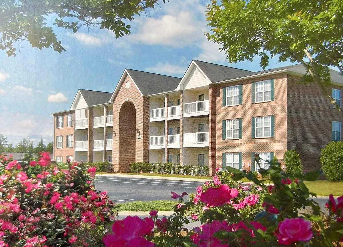 Building Photo - Charles Pointe Apartment Homes