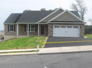 574 Red Run Rd, East Earl, PA 17519