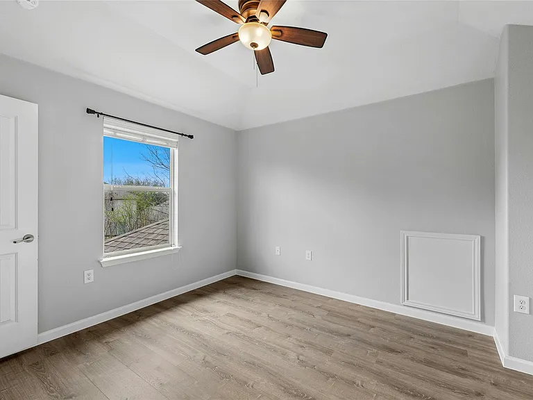 5929 Abby Ann Ln — Photo 17