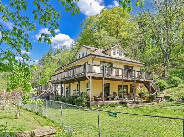 6185 Bent Mountain Rd, Roanoke, VA 24018