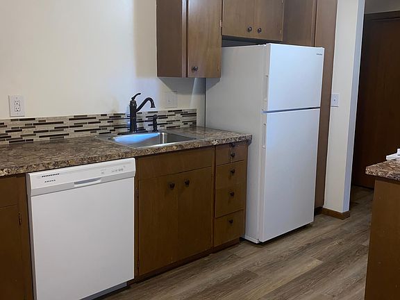 3rd image of 1308 W 10th Ave #304